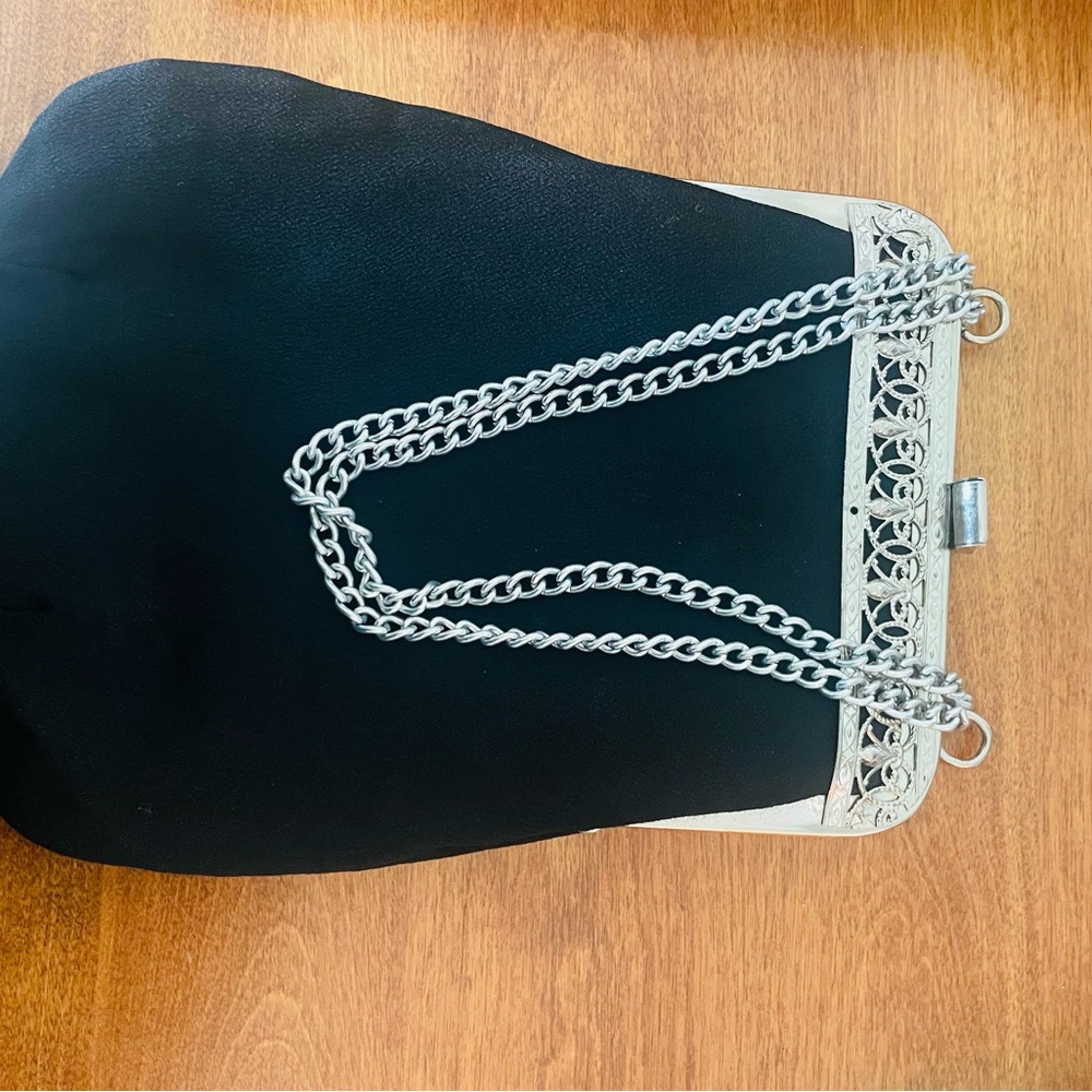 Elegant Black Chain Strap Bag
